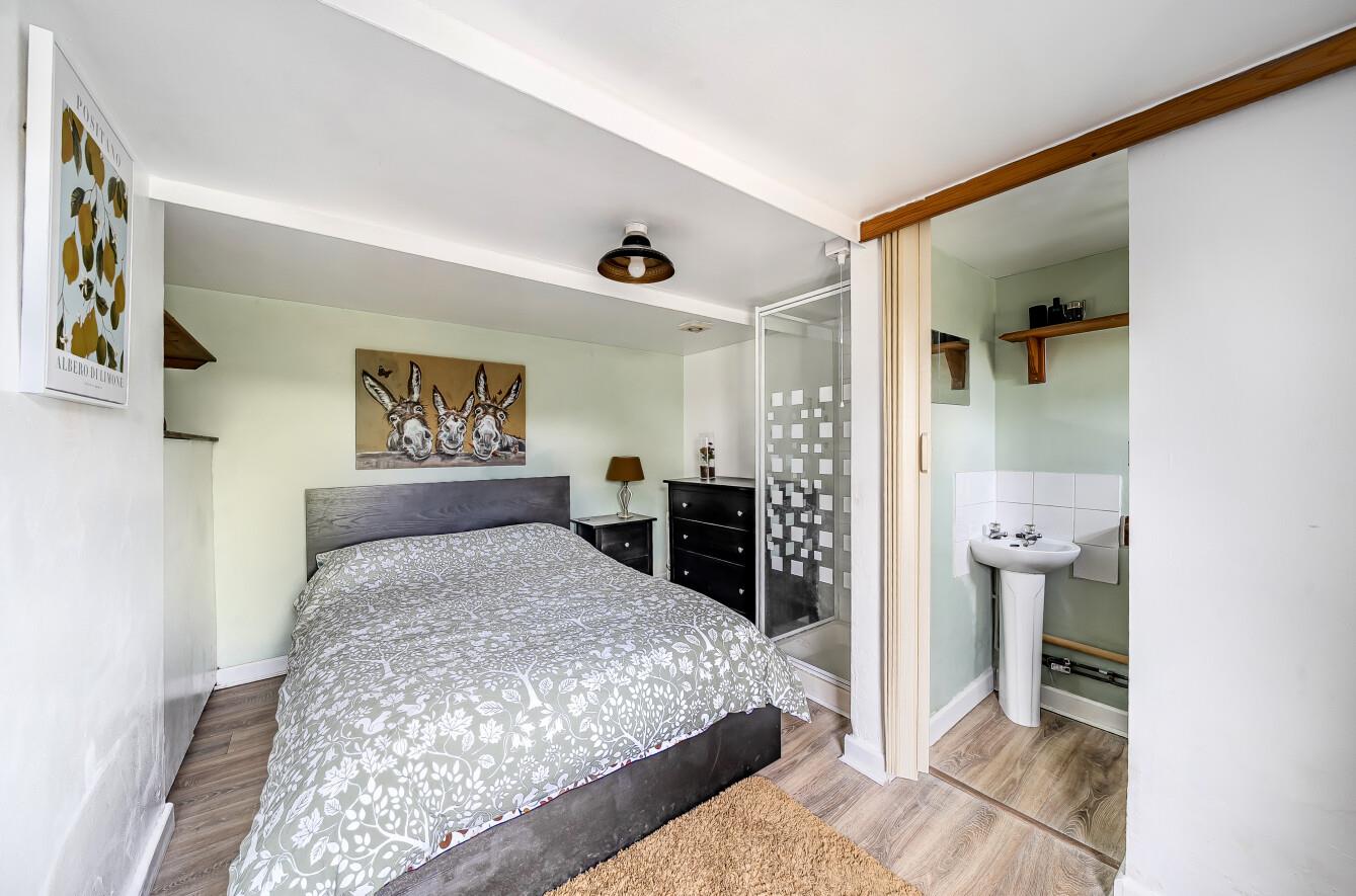 Gower Road, Upper Killay, Swansea, SA2 7DR